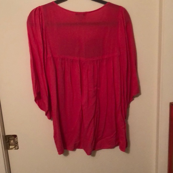 Flowy pink embroidered blouse - Picture 2 of 2